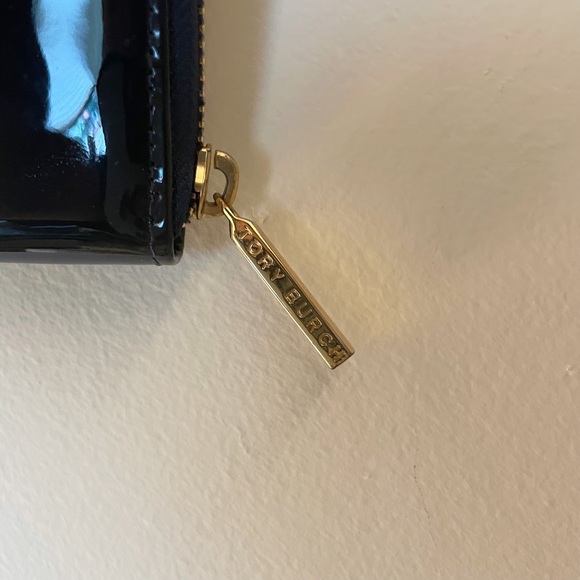 Tory Burch | Navy Patent Leather Zip Wallet - Picture 6 of 10